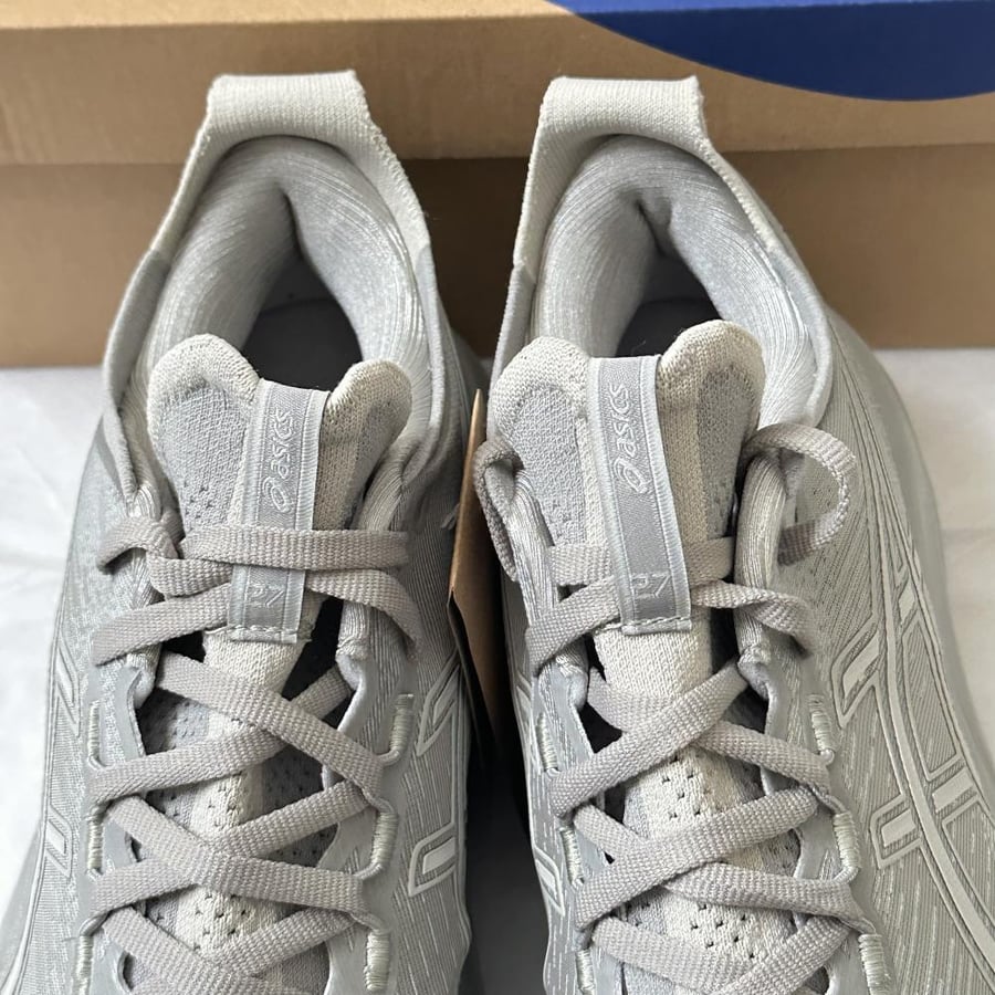 GEL-NIMBUS 27 Gray