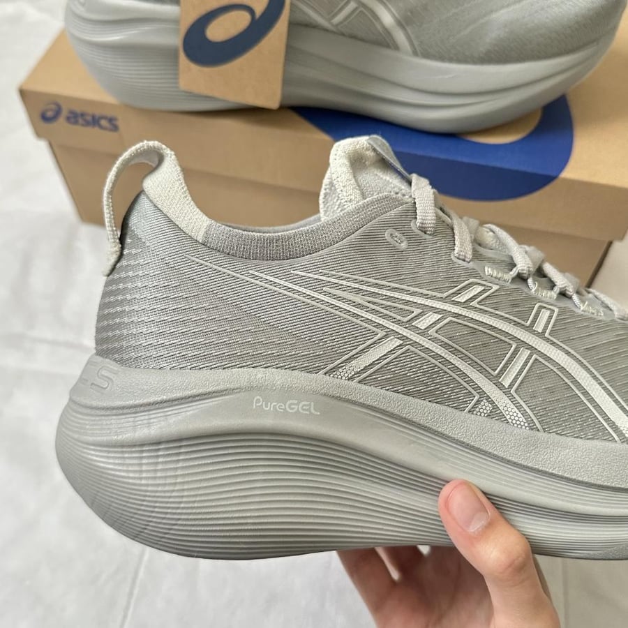 GEL-NIMBUS 27 Gray