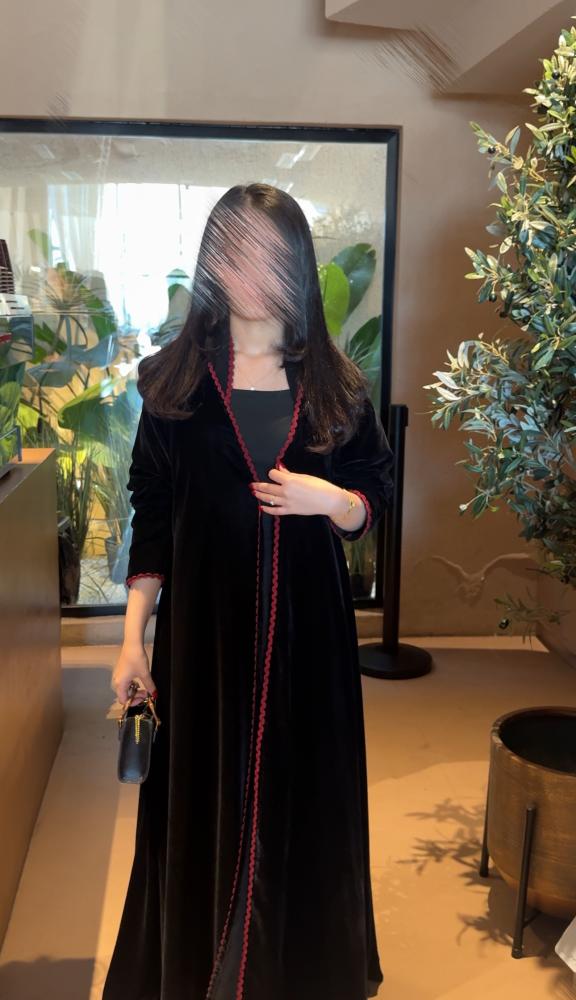 عباية توليندا فخم مخمل اسود