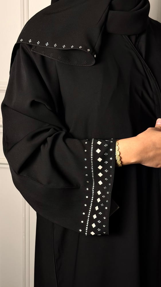 عباية مزنة