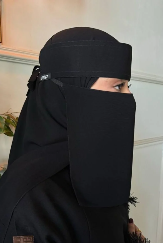 بكج الطلة الأنيقة 25 (عباية سادة ملكي + نقاب وسط مطاط)