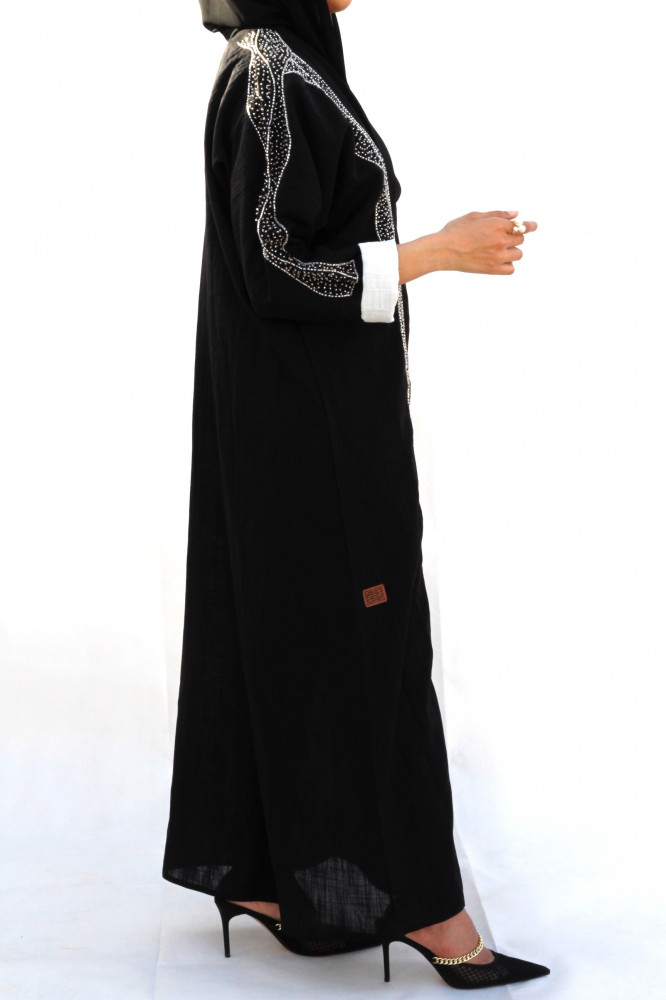 Silver-colored patterned abaya