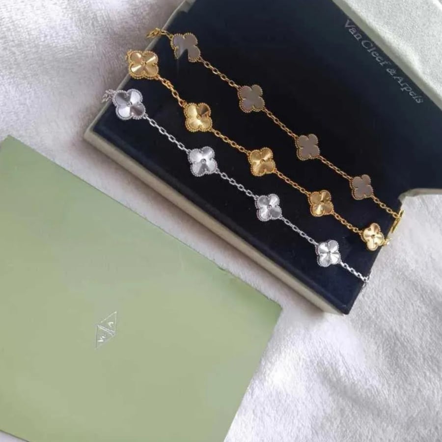 اسوارة فان كليف طبق الاصل لون ابيض