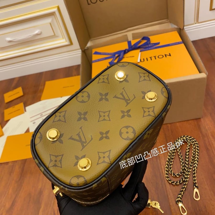 شنطة lv متوفره بعدة اللوان (مدة تنفيذ الطلب من 20 - 30 يوم )