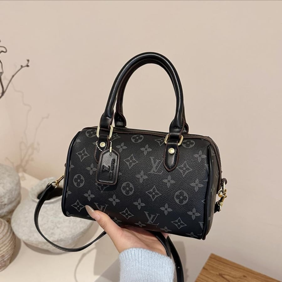 شنطة lv