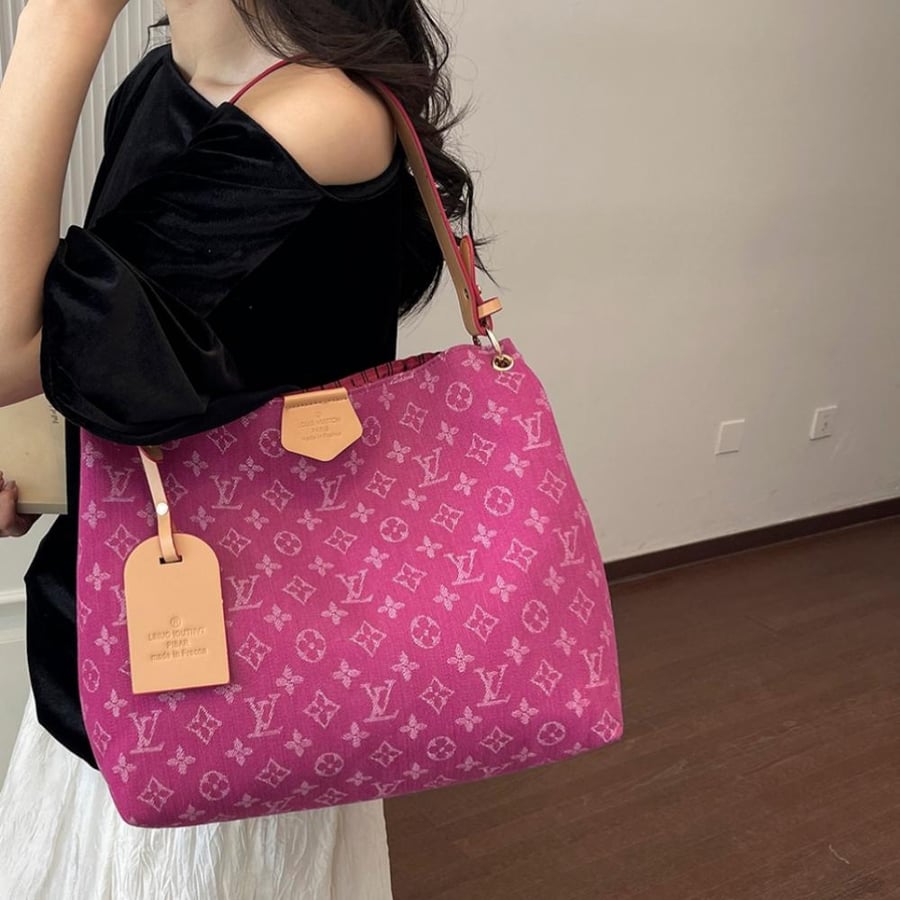 شنطة lv متوفرة بعدة اللوان