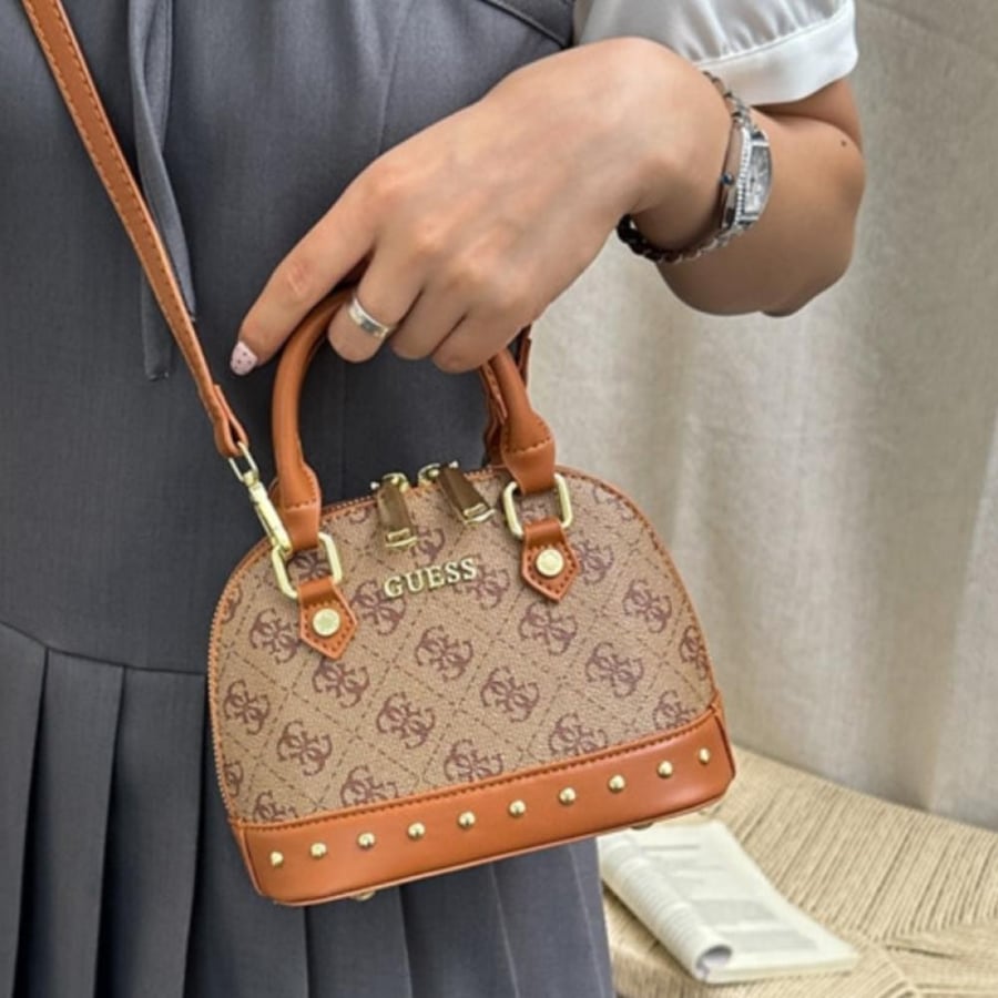 شنطة جيس متوفره بعدة اللوان