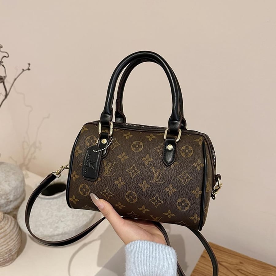 شنطة lv