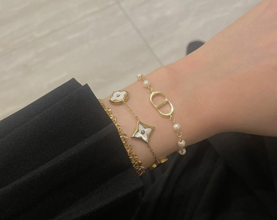 اسوارة lv