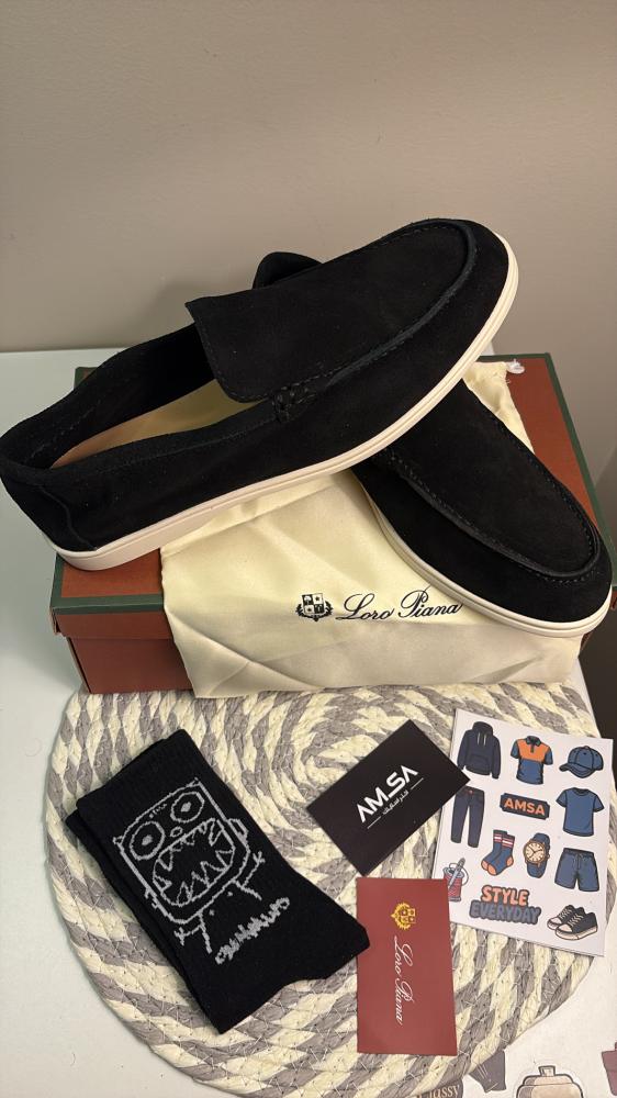 شوز Loro Piana Summer Walk اللون أسود بخامة من الشامواه مع نعل سفلي باللون الأبيض