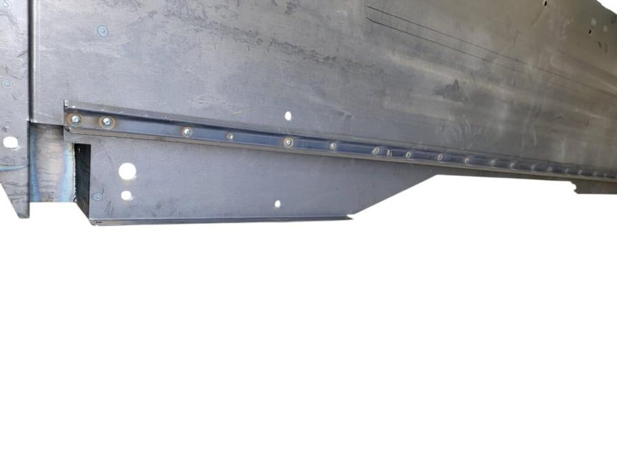 The L-R side set matches the agency's look with precise details 1/ steel thickness 2 mm 2/ perforated ready to install only 3/ same fold, slit, and break 4/ complete with brackets and corners. Fits from 79 to 87 size C10
