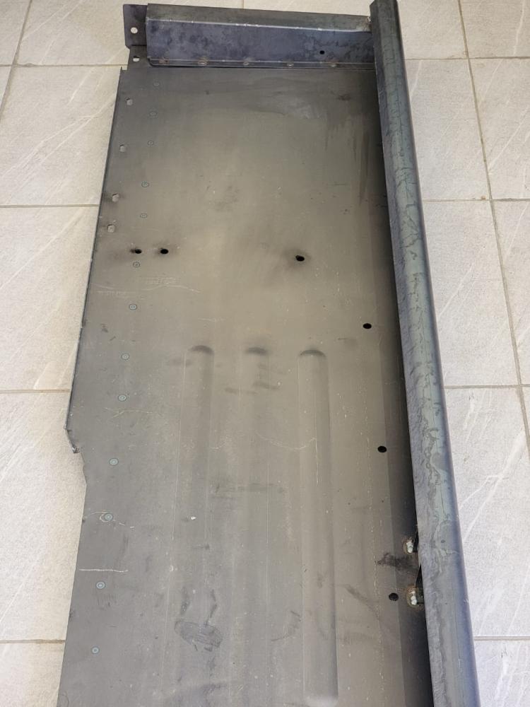 The L-R side set matches the agency's look with precise details 1/ steel thickness 2 mm 2/ perforated ready to install only 3/ same fold, slit, and break 4/ complete with brackets and corners. Fits from 79 to 87 size C10