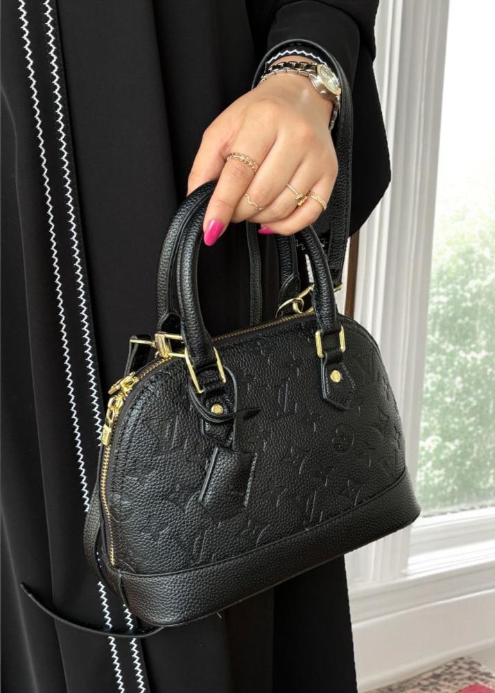 شنط لويس فيتون - LOUIS VUITTON LV2