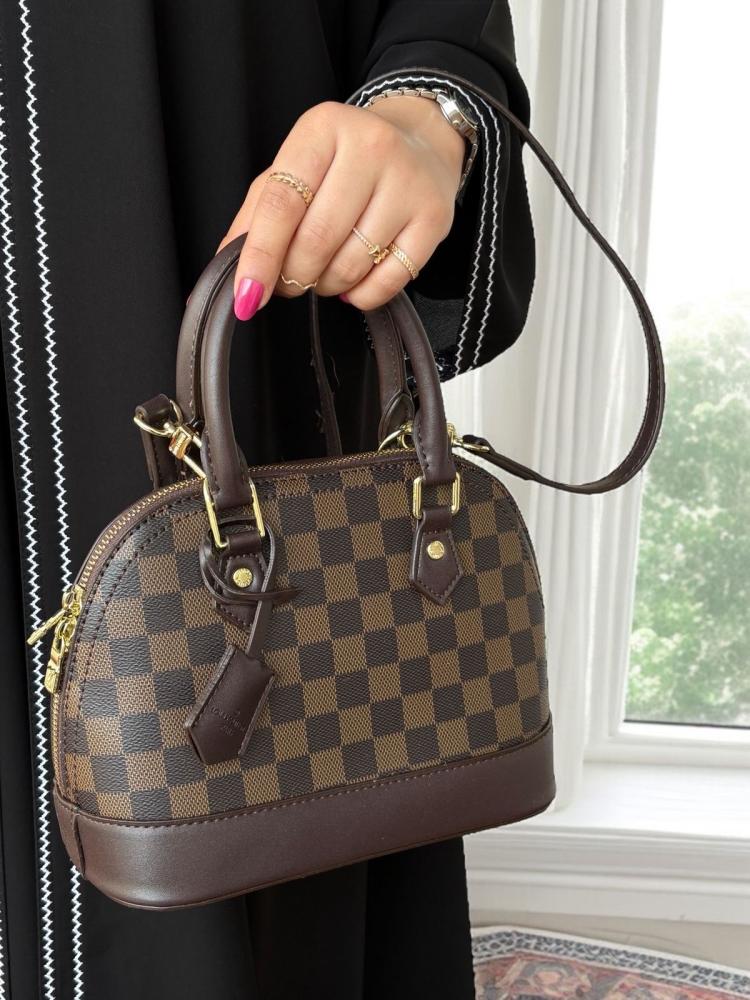 شنط لويس فيتون - LOUIS VUITTON LV2
