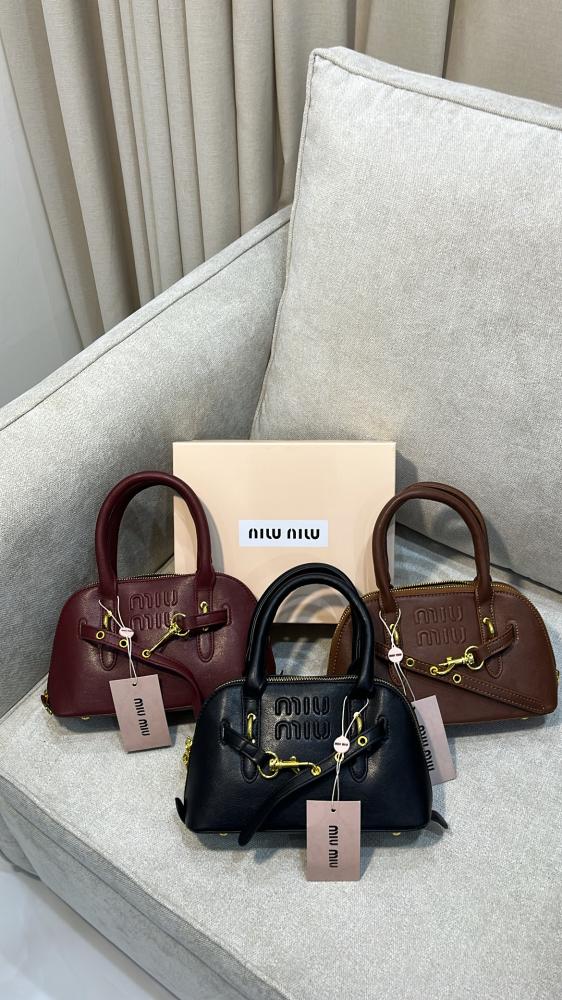 شنطة ميو ميو - MIU MIU M2