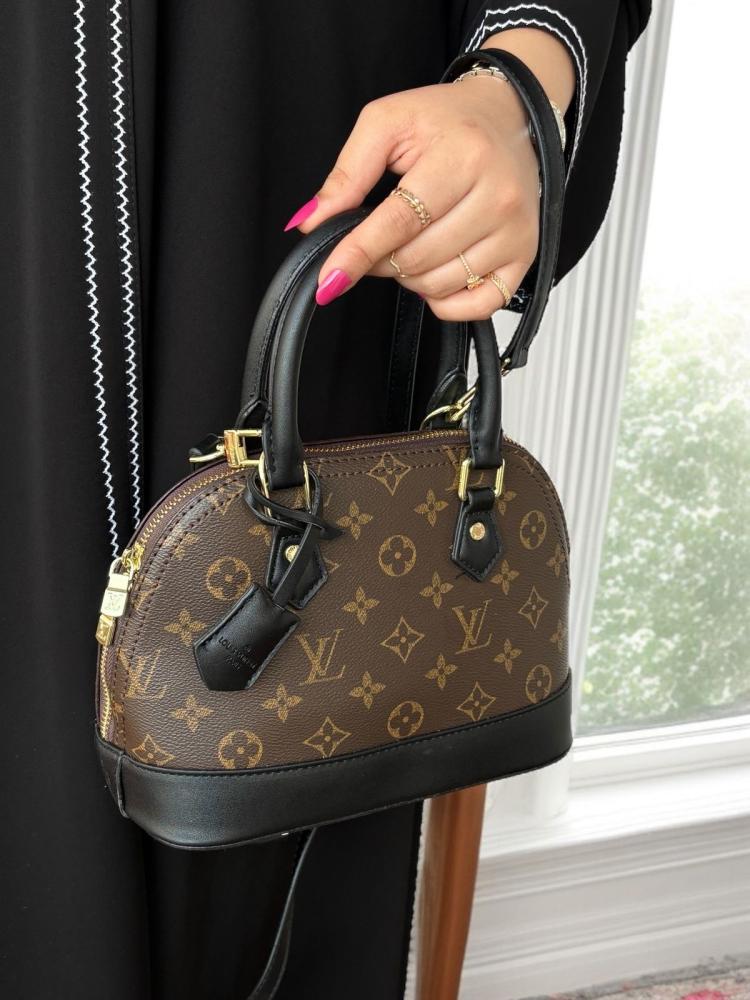 شنط لويس فيتون - LOUIS VUITTON LV2