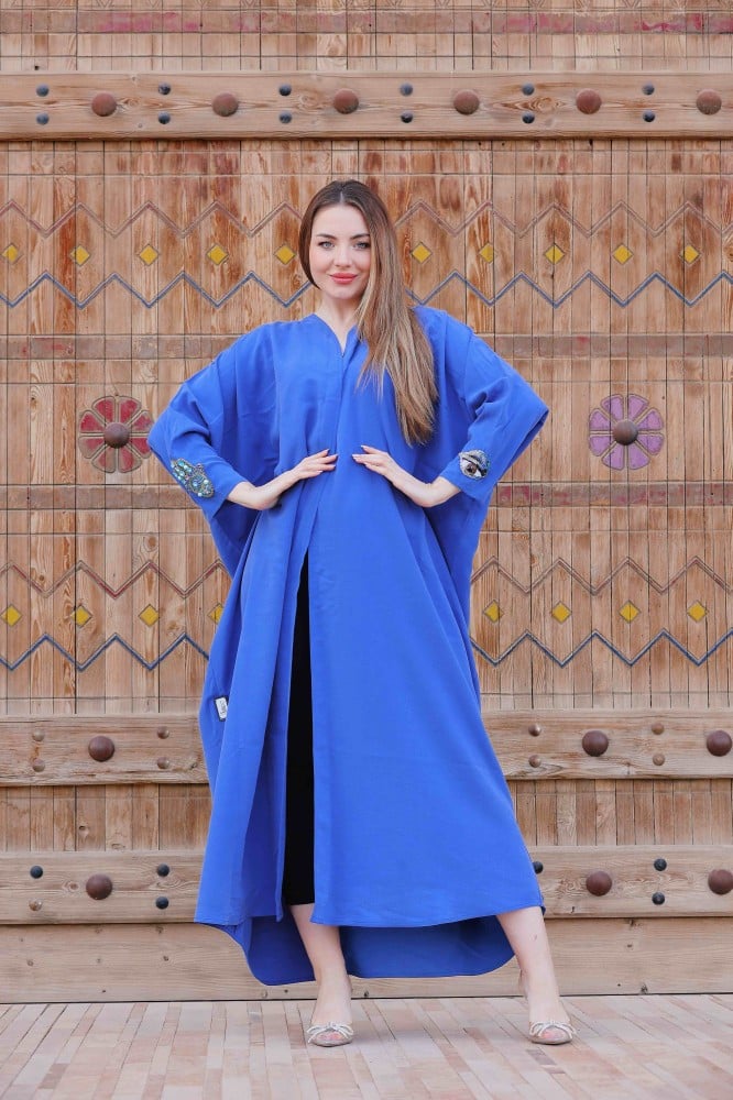 عبايه عيون زرقاء