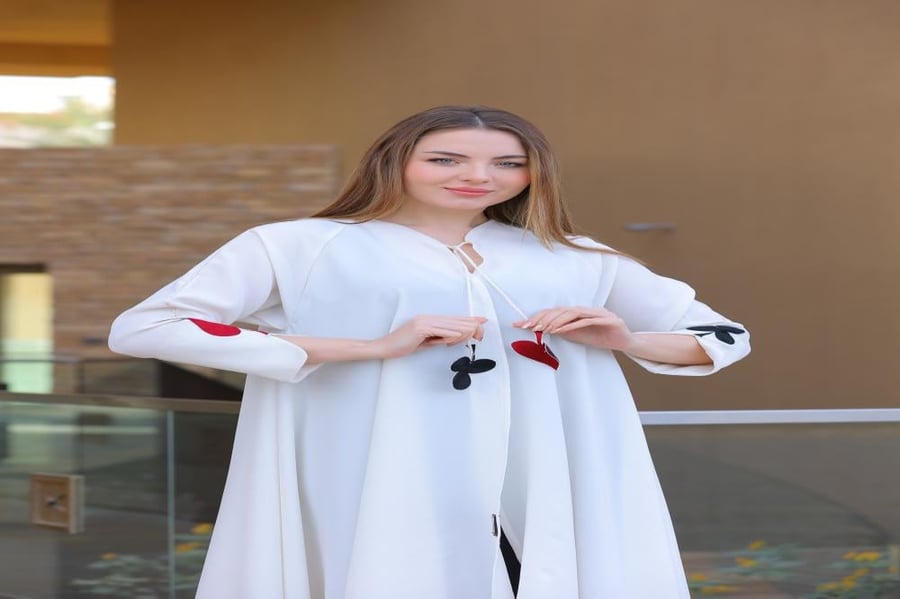 عباية اوف وايت