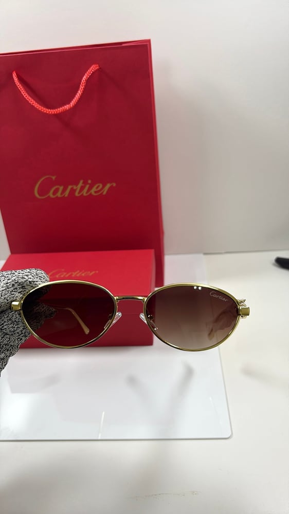 CARTIER بيضاوي