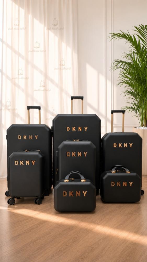 طقم DKNY مكون من 7 قطع