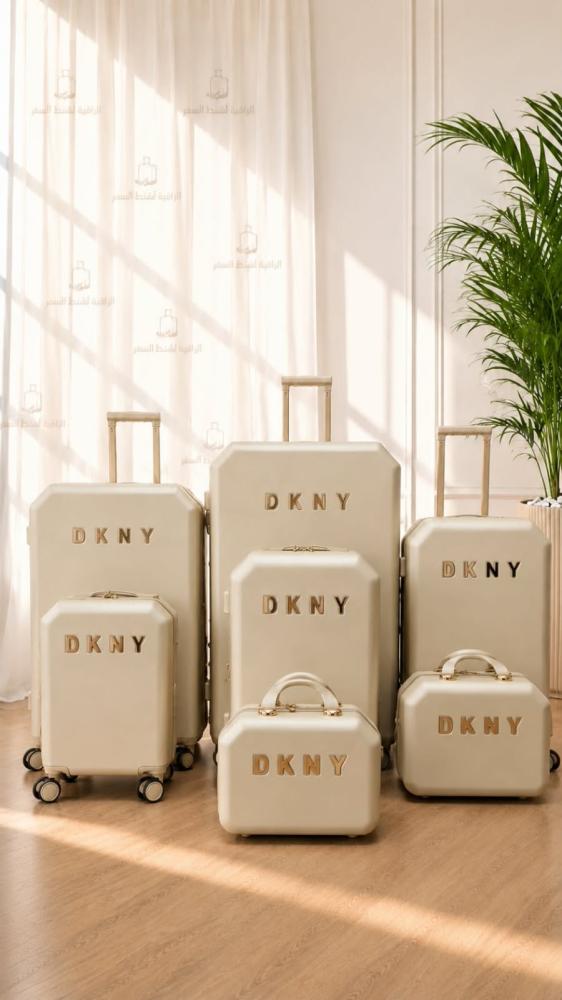 طقم DKNY مكون من 7 قطع