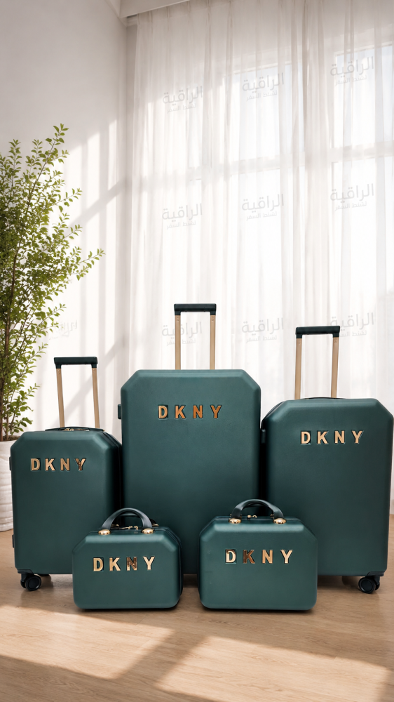 طقم DKNY مكون من 5 قطع