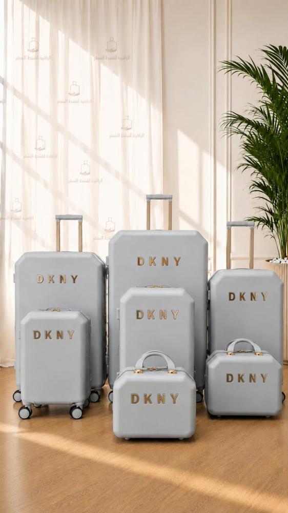 طقم DKNY مكون من 7 قطع