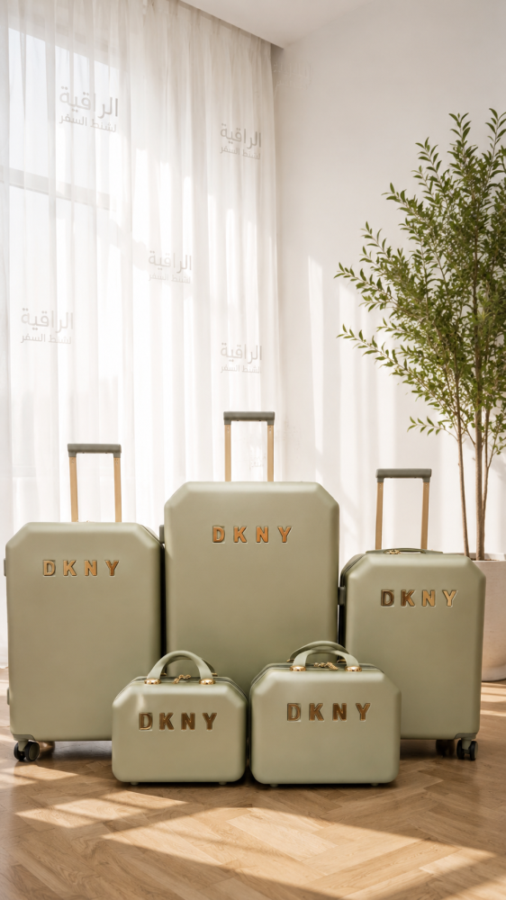 طقم DKNY مكون من 5 قطع