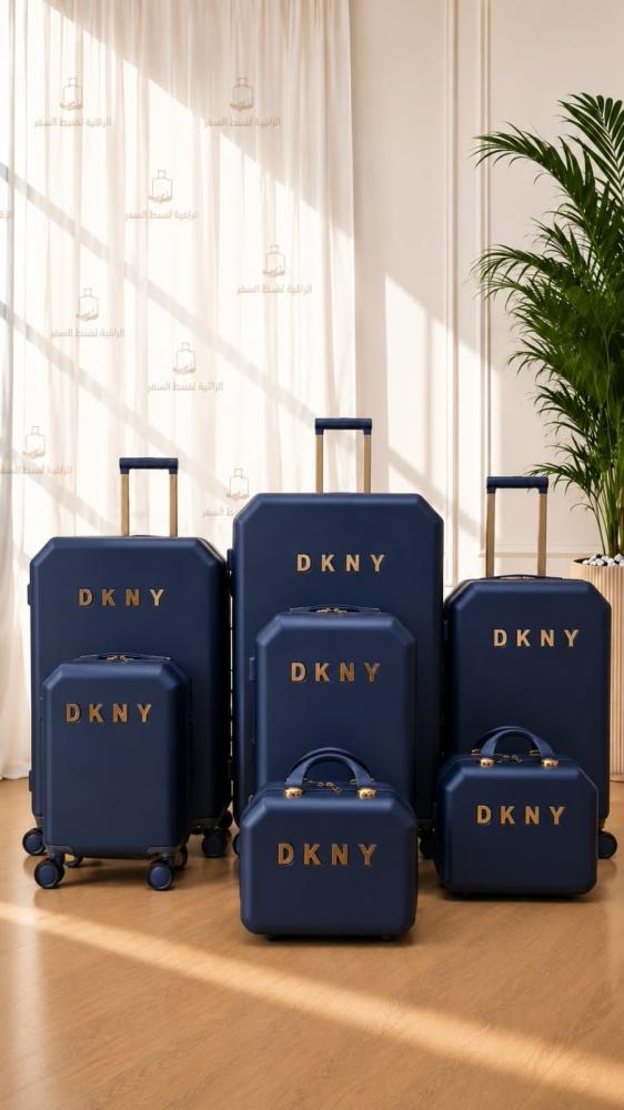 طقم DKNY مكون من 7 قطع