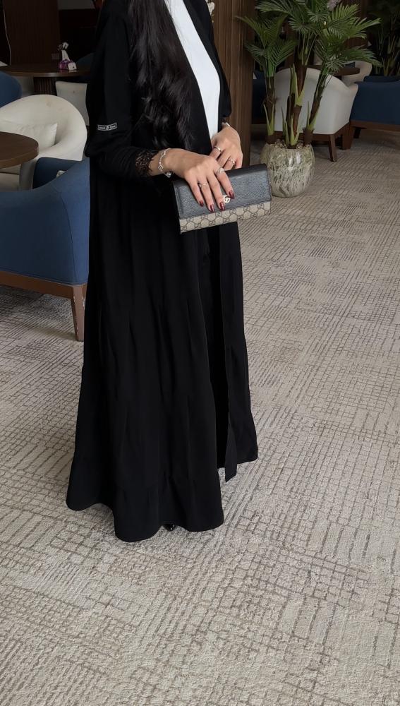 عبايه وهاد
