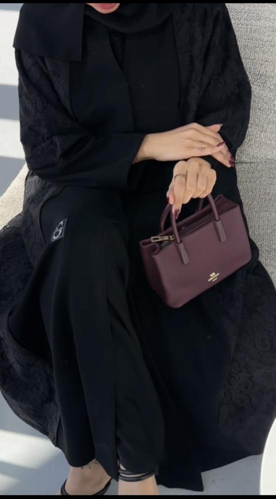 عباية وجود