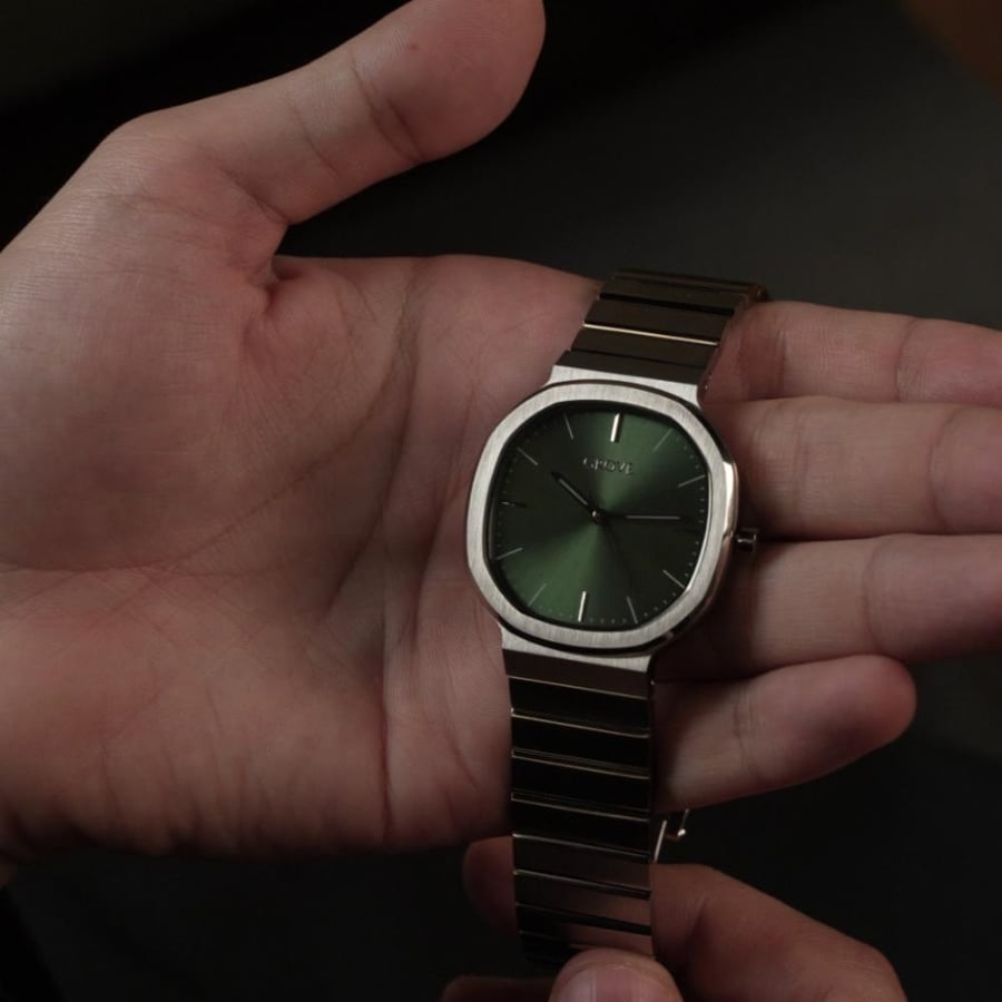 Men’s Watch – Silver with Green Dial & Silver Strap – Stainless Steel – 41mm Dial Size