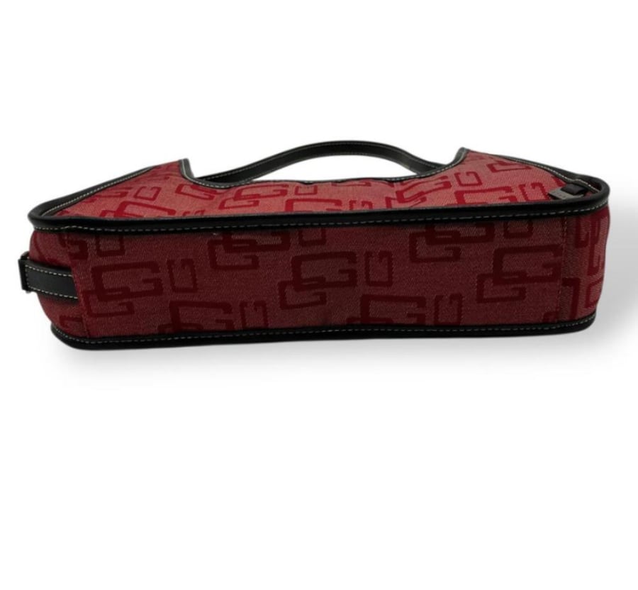(نادره توفر في متجرنا  GUESS Y2KO Shoulder Bag Red Monogram4