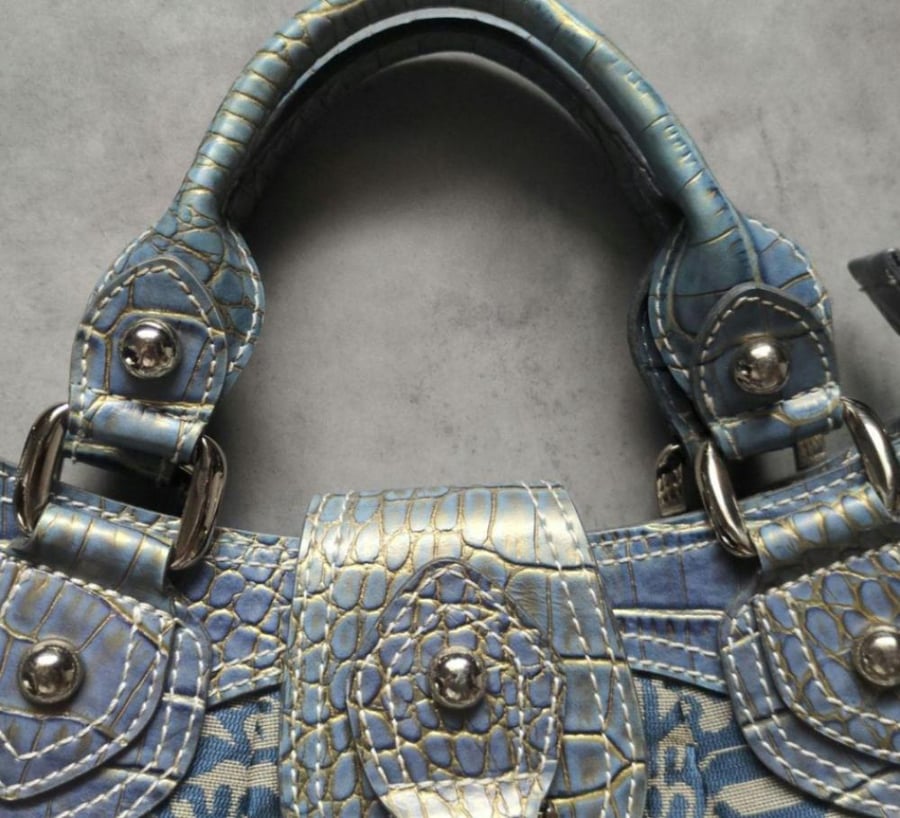 00s vintage GUESS hand bag