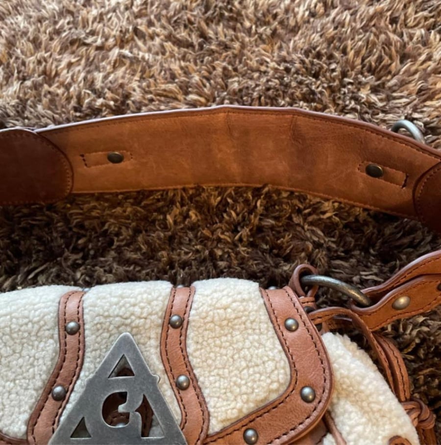 GUESS one-shoulder bag, sheepskin, luxury studs, made in Italy