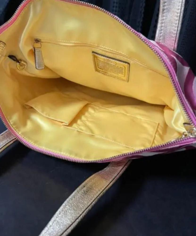 2009 COACH Poppy of Artgram Pink Gold Tote Shoulder Bag
