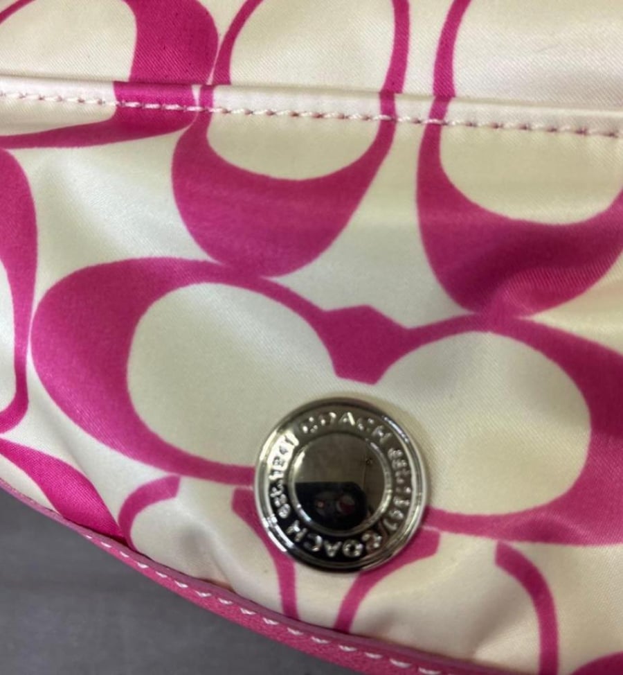 Mini coach bag pink  new (جديده ) 2012