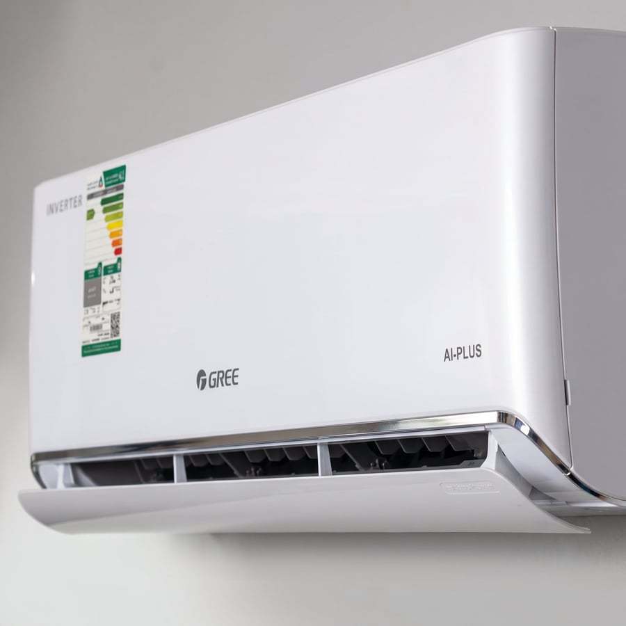 Gree مكيف سبليت جداري AI-PLUS سعة 18,000 وحدة حرارية، حار/بارد، R32