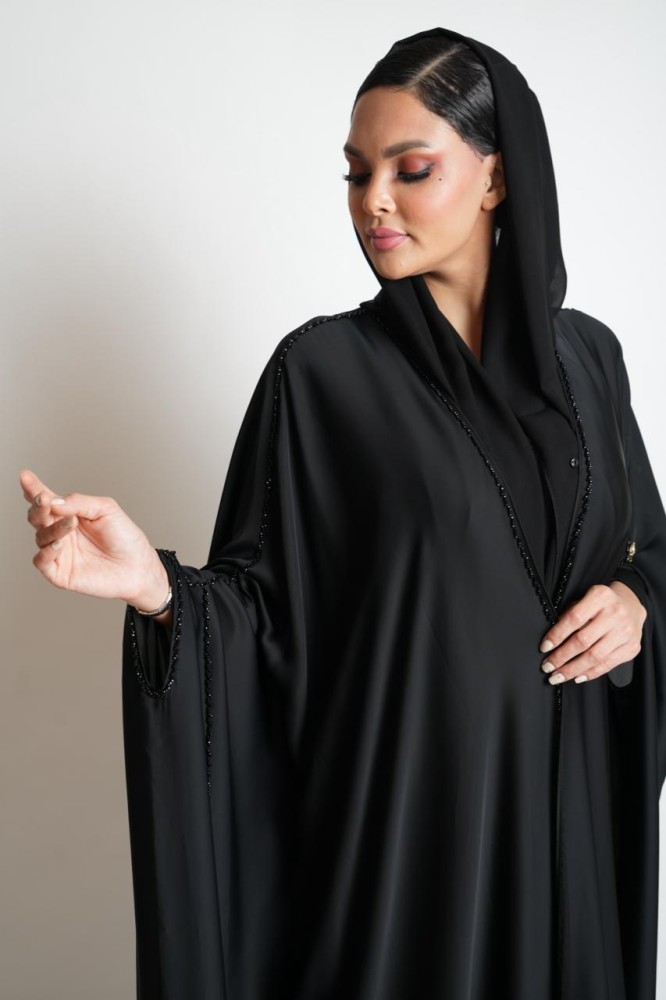 مشلح حرير مطرزة بالخرز الأسود الفرنسي