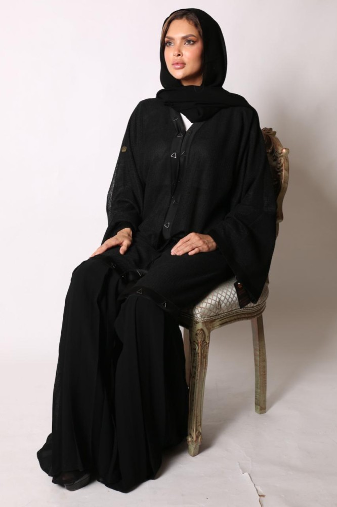 عباية كِسر من الأسفل حرير مع ثل ناعم