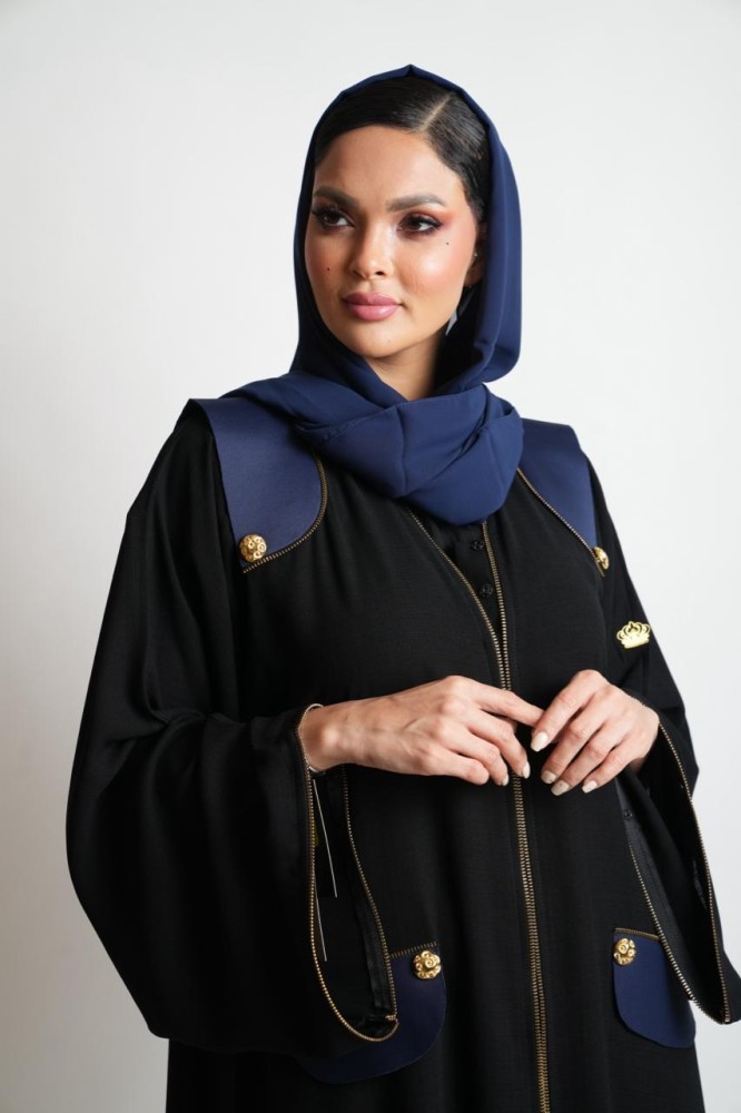 عباية كريب صالونه بحليا أنيقة كحلي