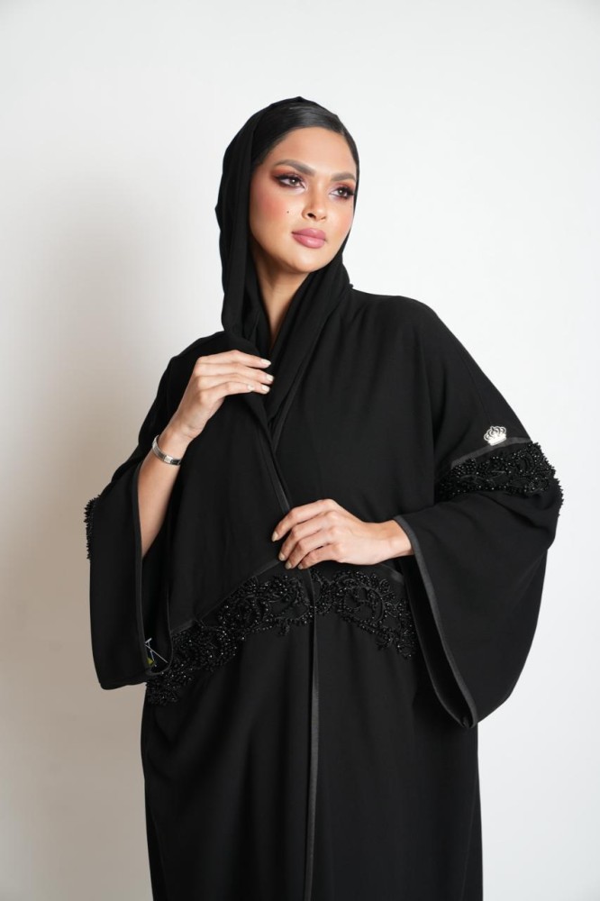 عباية اليقنت ياباني مميز تطريز أسود بارز