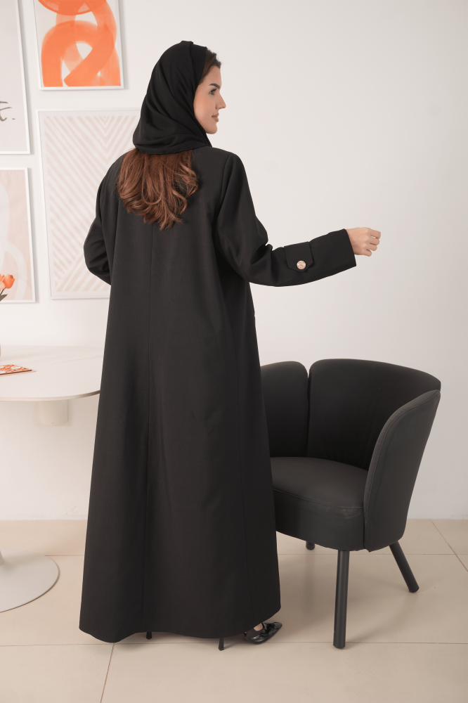 عباية بليزر أسود فاخر بحليا من الازارير الذهبية