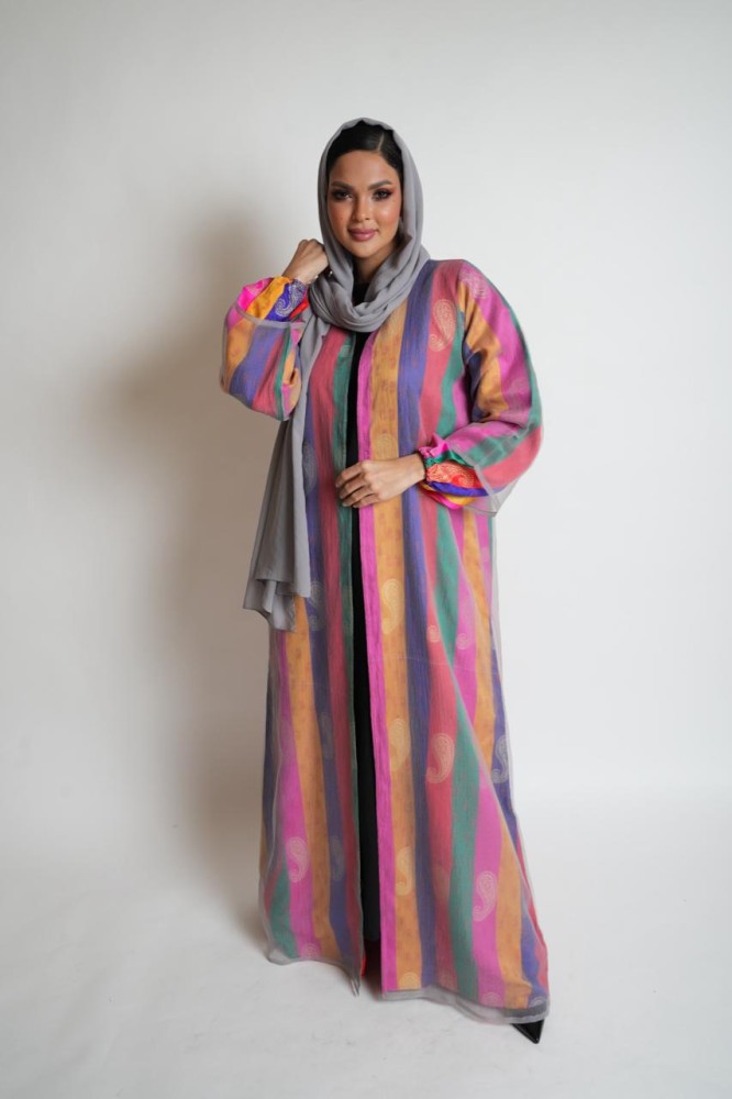 عباية حصرية بكساء رمادي أنيق