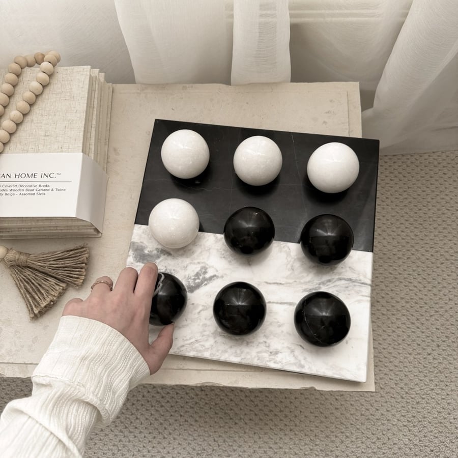 A masterpiece of marble circles