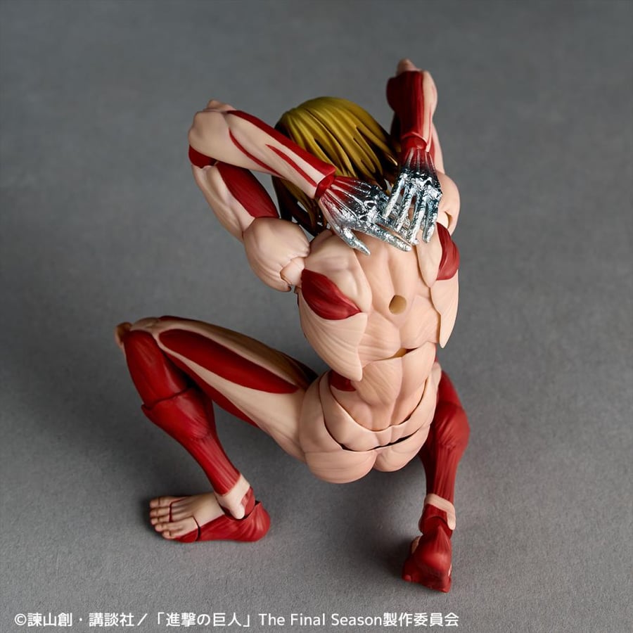 Revoltech Amazing Yamaguchi Attack on Titan: Female Titan