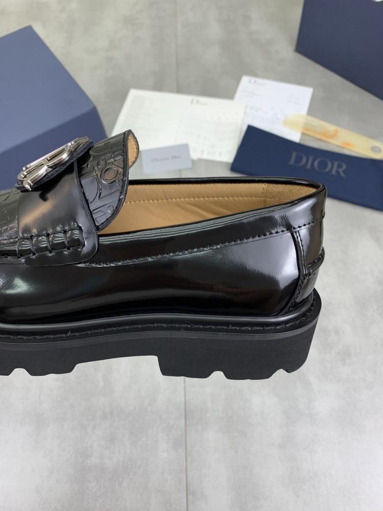 Luxury men's razor from Dior, imitation, on quality
