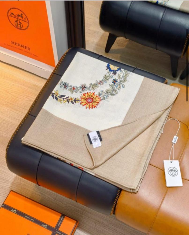 Hermes-style scarf, top quality imitation