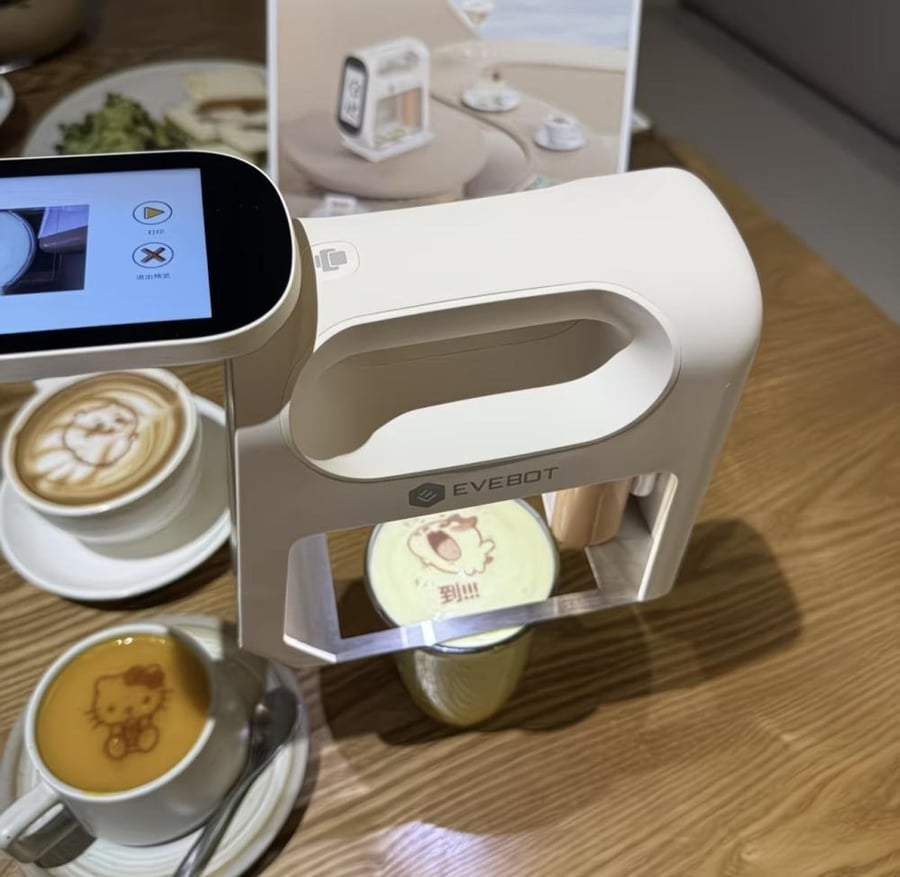 طابعة طعام ذكية من ماركة EVEBOT