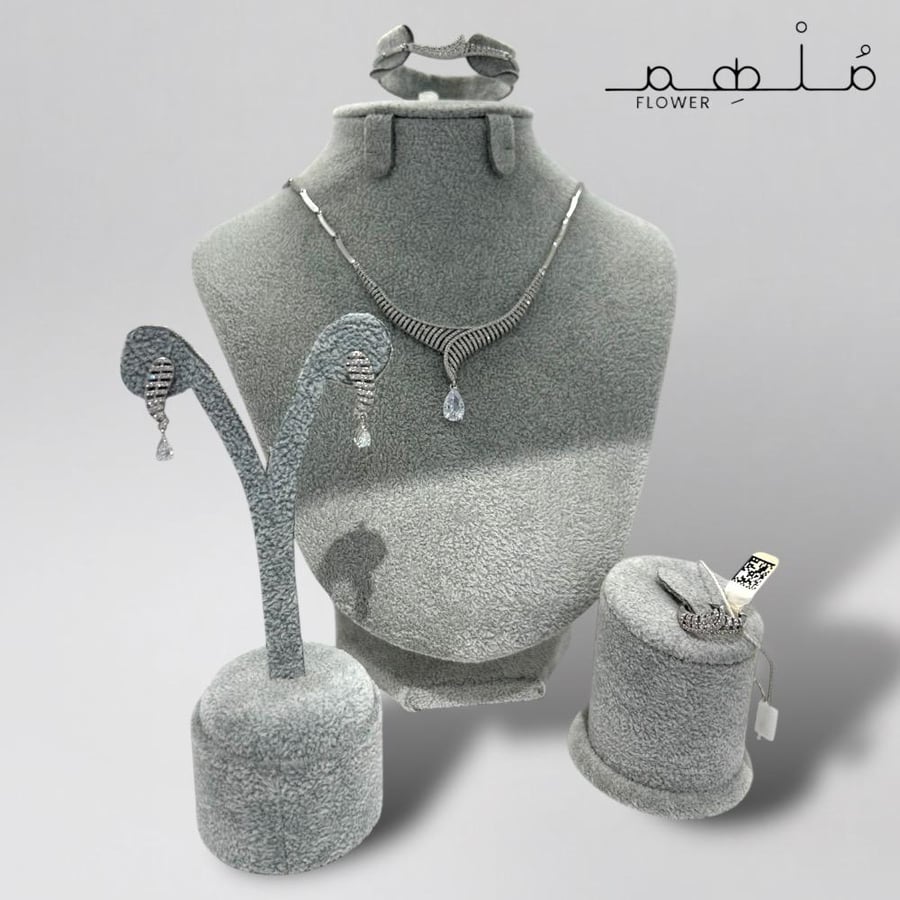 طقم كامل فضه بأحجار كريمه